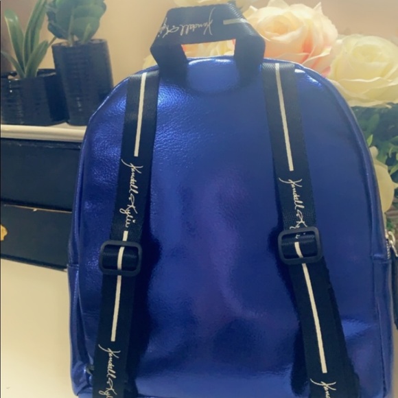 Backpack - Picture 2 of 6